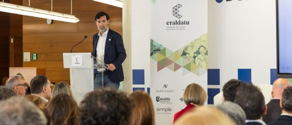 Jokin Aranzabal, patrono de la Fundación Antonio Aranzabal y coimpulsor de Eraldatu, en la presentación de la II Jornada de Impacto Social